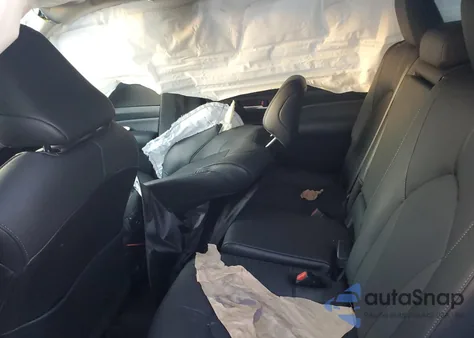 2024 Toyota Grand Highlander Xle z USA, uszkodzony, nr VIN 5TDAAAB54RS059644